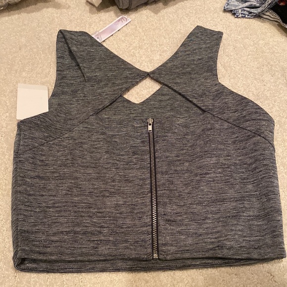 Zip crop top - Picture 2 of 2